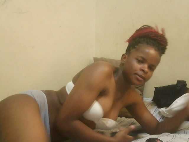 Cute-lizah live cam on BongaCams