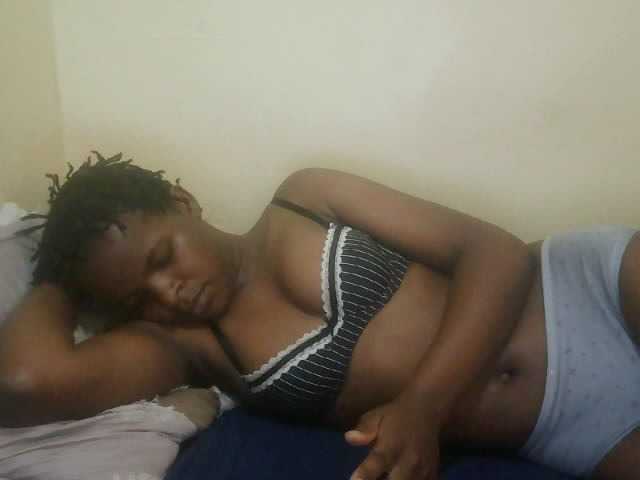 Cute-lizah live cam on BongaCams