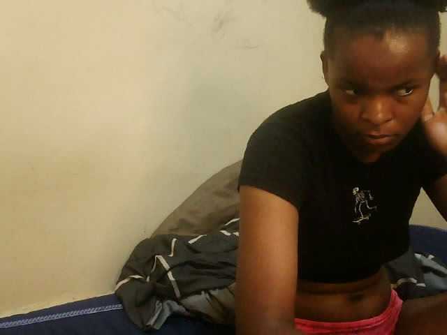 Cute-lizah live cam on BongaCams