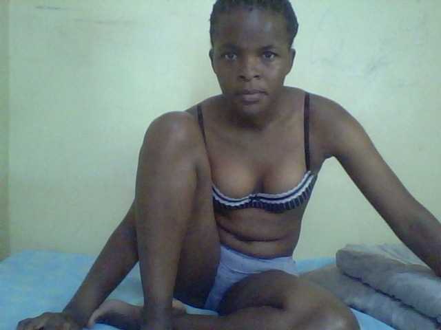 Cute-lizah live cam on BongaCams