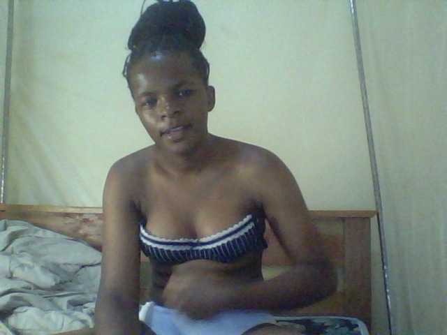 Cute-lizah live cam on BongaCams