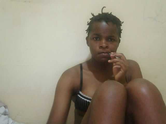 Cute-lizah live cam on BongaCams