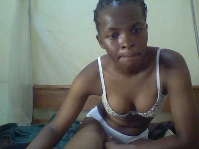 Cute-lizah live cam on BongaCams