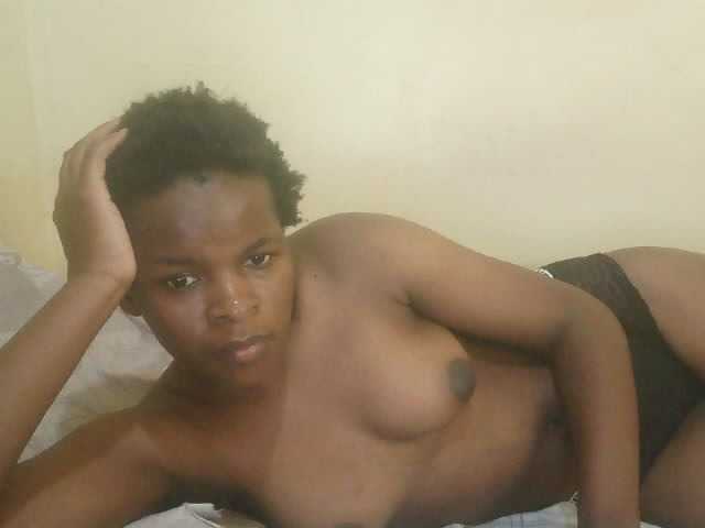 Cute-lizah live cam on BongaCams