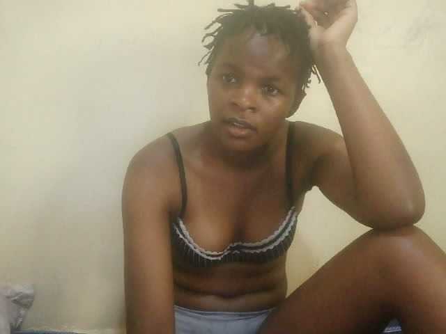 Cute-lizah live cam on BongaCams
