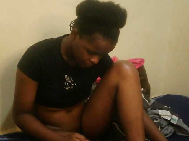 Cute-lizah live cam on BongaCams