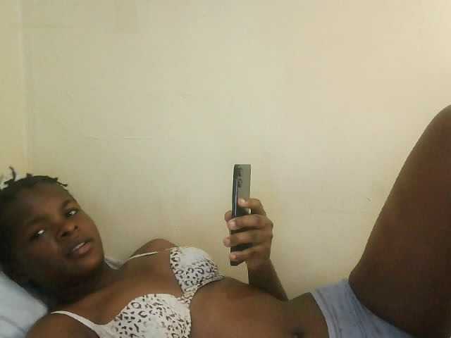 Cute-lizah live cam on BongaCams