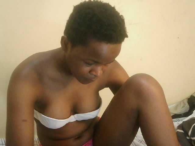 Cute-lizah live cam on BongaCams