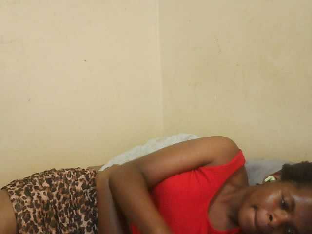 le modèle Cute-lizah est en webcam porno dans un show sur le site bongacams, il possède les tags suivants: Ebony,Brunette,Shaved