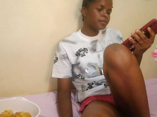 Cute-lizah live cam on BongaCams