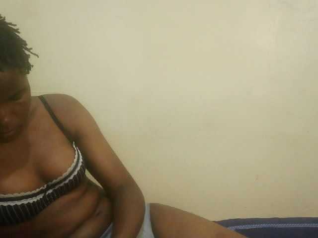 Cute-lizah live cam on BongaCams