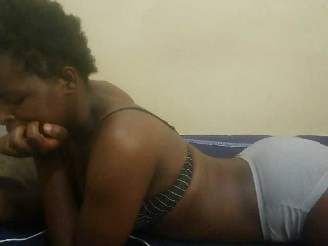 Cute-lizah live cam on BongaCams