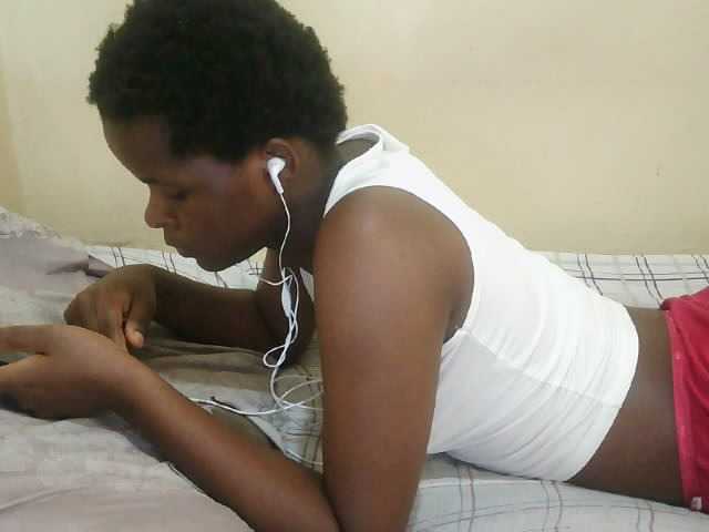 Cute-lizah live cam on BongaCams