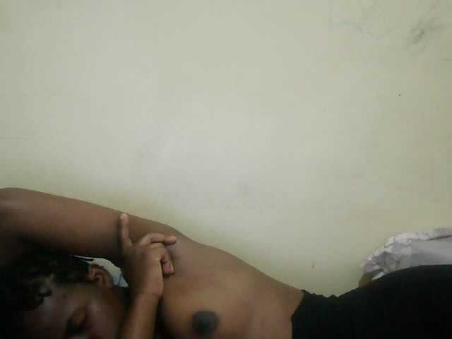 Cute-lizah live cam on BongaCams