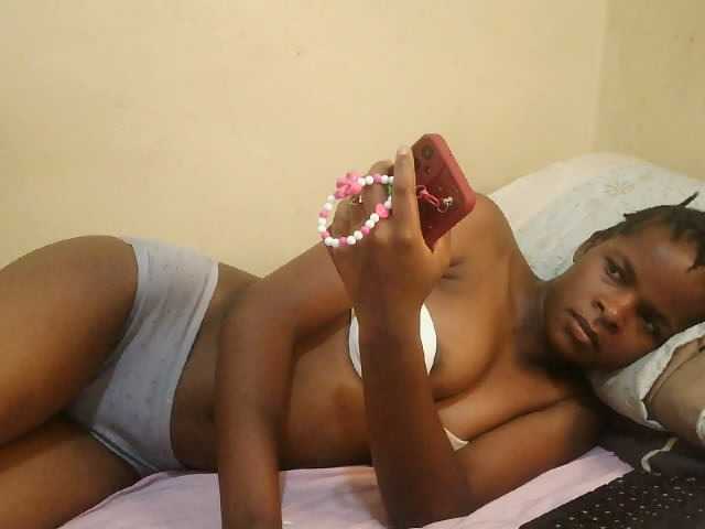 Cute-lizah live cam on BongaCams