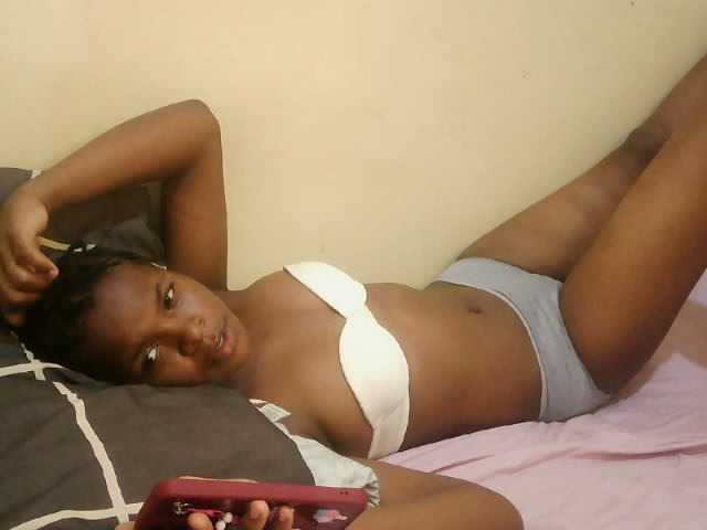 Cute-lizah live cam on BongaCams