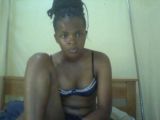 Cute-lizah live cam on BongaCams