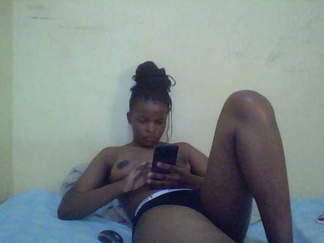 Cute-lizah live cam on BongaCams