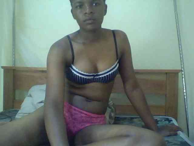 Cute-lizah webcam