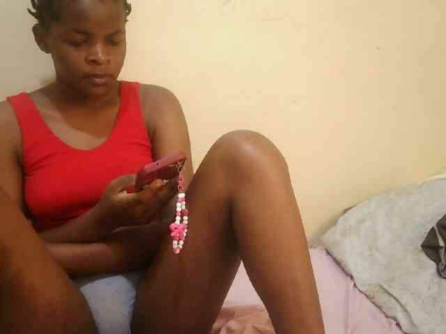 Model: Cute-lizah