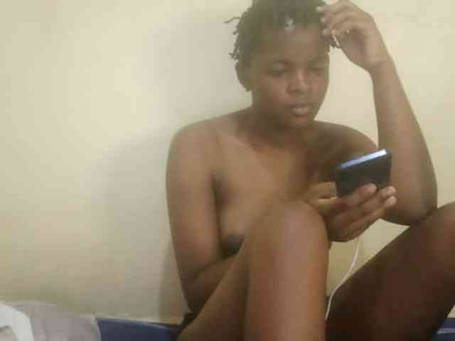 Cute-lizah webcam