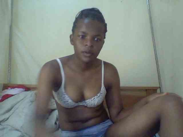 Model: Cute-lizah