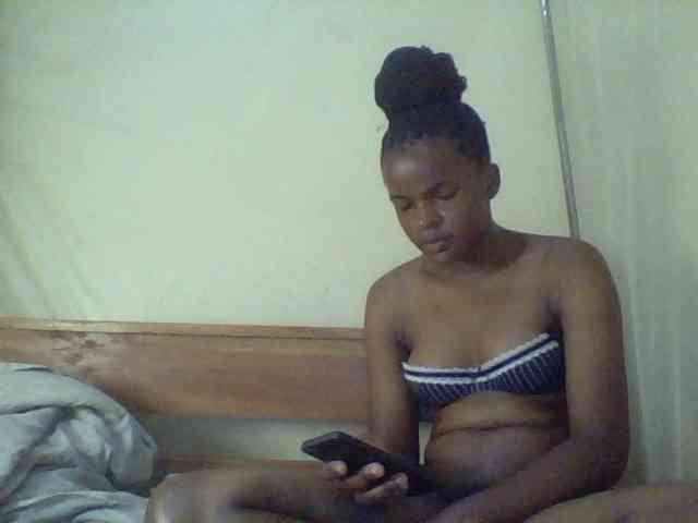 Cute-lizah webcam