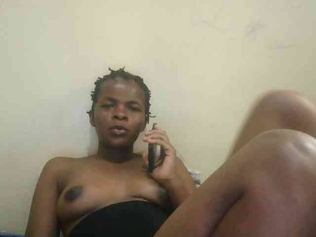 Model: Cute-lizah
