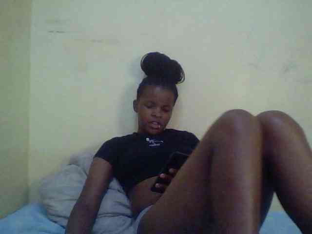 Cute-lizah webcam