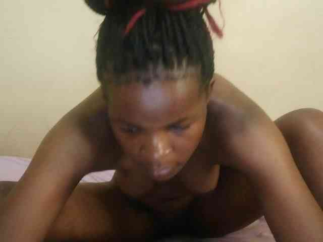 Model: Cute-lizah