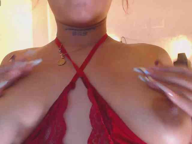 KarlaaDoll webcam