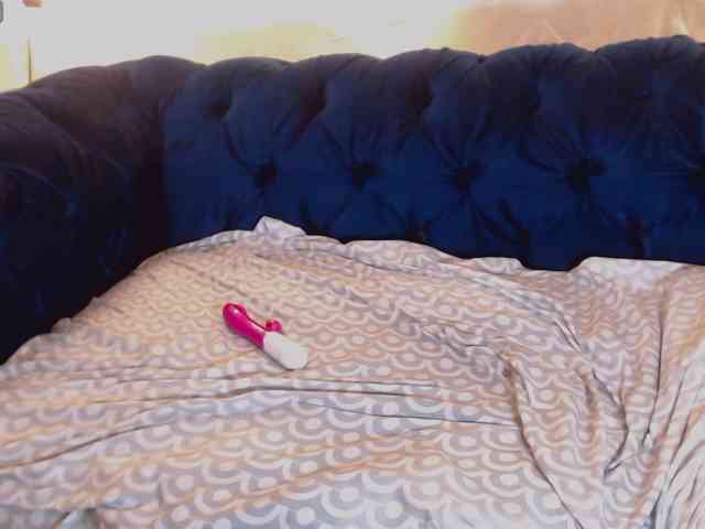 KarlaaDoll webcam