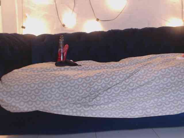 KarlaaDoll webcam