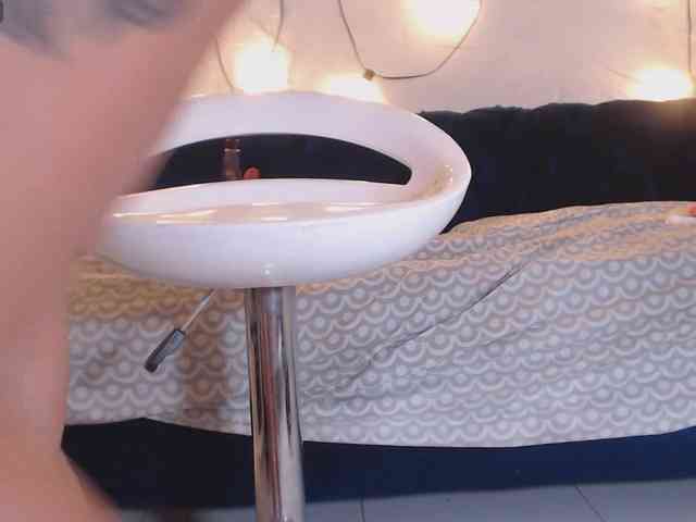 KarlaaDoll webcam