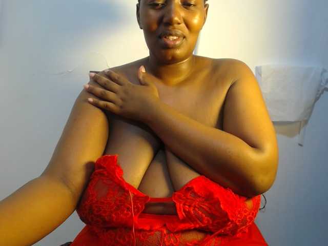 Sexydoll888, modèle webcam