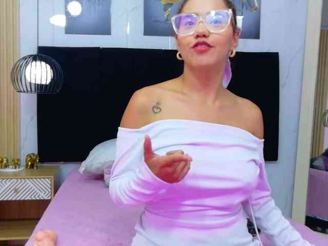skinnylittlemommy webcam