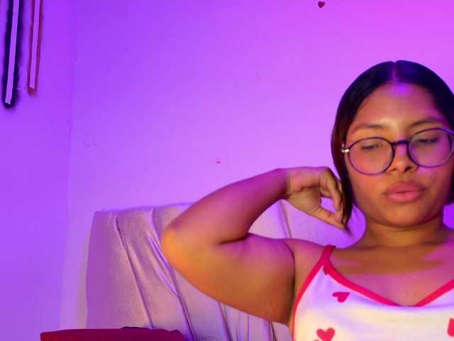 sweetemily-x live cam on BongaCams