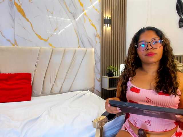 sweetemily-x live cam on BongaCams