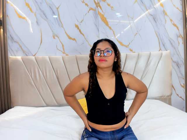 sweetemily-x live cam on BongaCams
