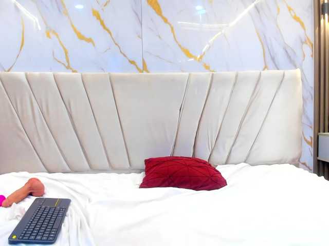 sweetemily-x live cam on BongaCams