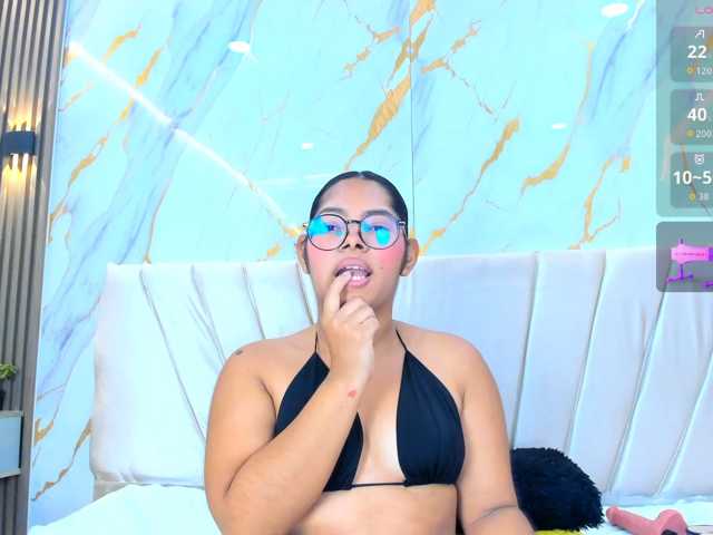 sweetemily-x live cam on BongaCams