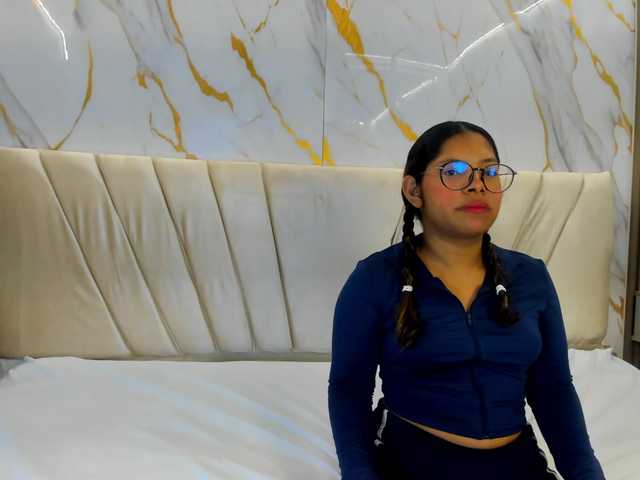 sweetemily-x live cam on BongaCams