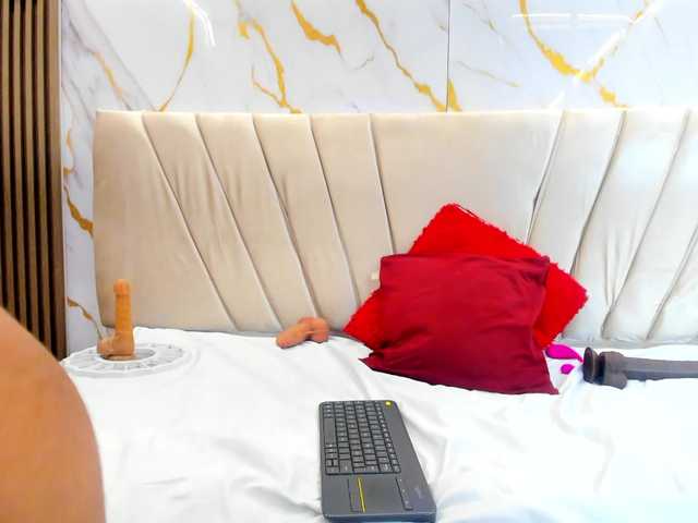 sweetemily-x live cam on BongaCams