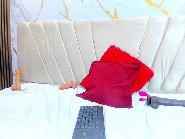 sweetemily-x live cam on BongaCams