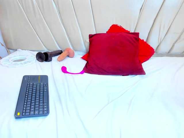 sweetemily-x live cam on BongaCams