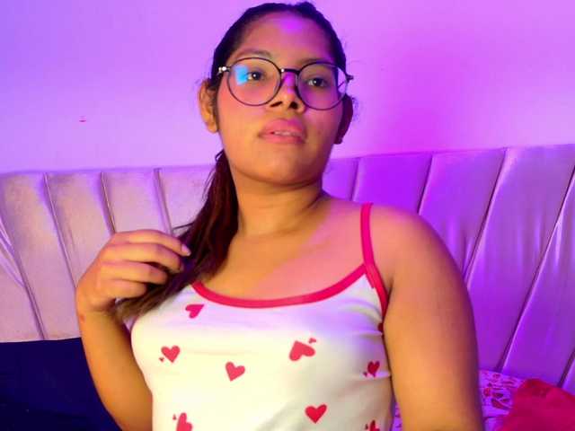 sweetemily-x live cam on BongaCams