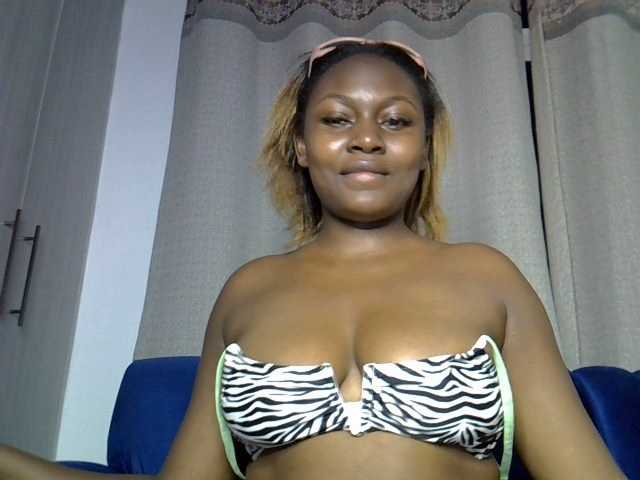 Sexytasha live cam on BongaCams