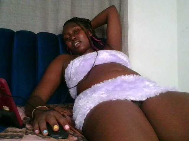 Sexytasha live cam on BongaCams