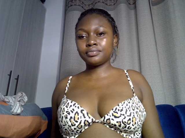 Sexytasha live cam on BongaCams