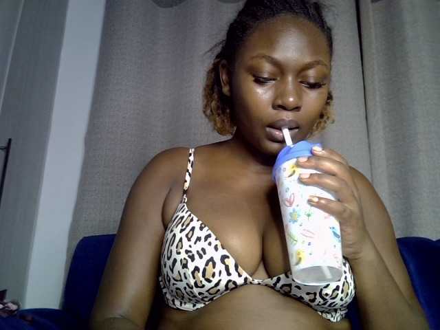 Sexytasha live cam on BongaCams